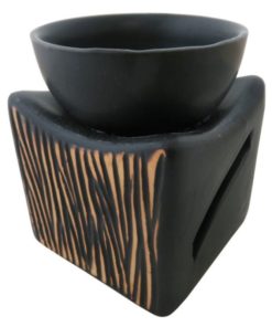 Aromalampa čierna hranatá matná keramická s extra hlbokou miskou, je vhodná ako darček pre ženu i muža. Elegantný moderný bytový doplnok